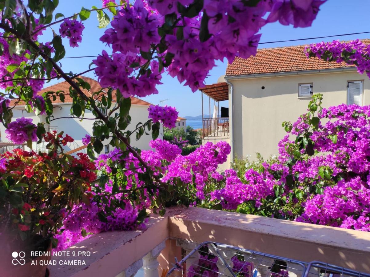 Apartments Iva Pakostane Luaran gambar