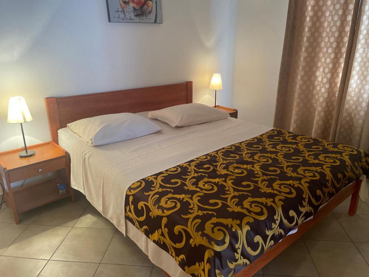 Apartments Iva Pakostane Luaran gambar