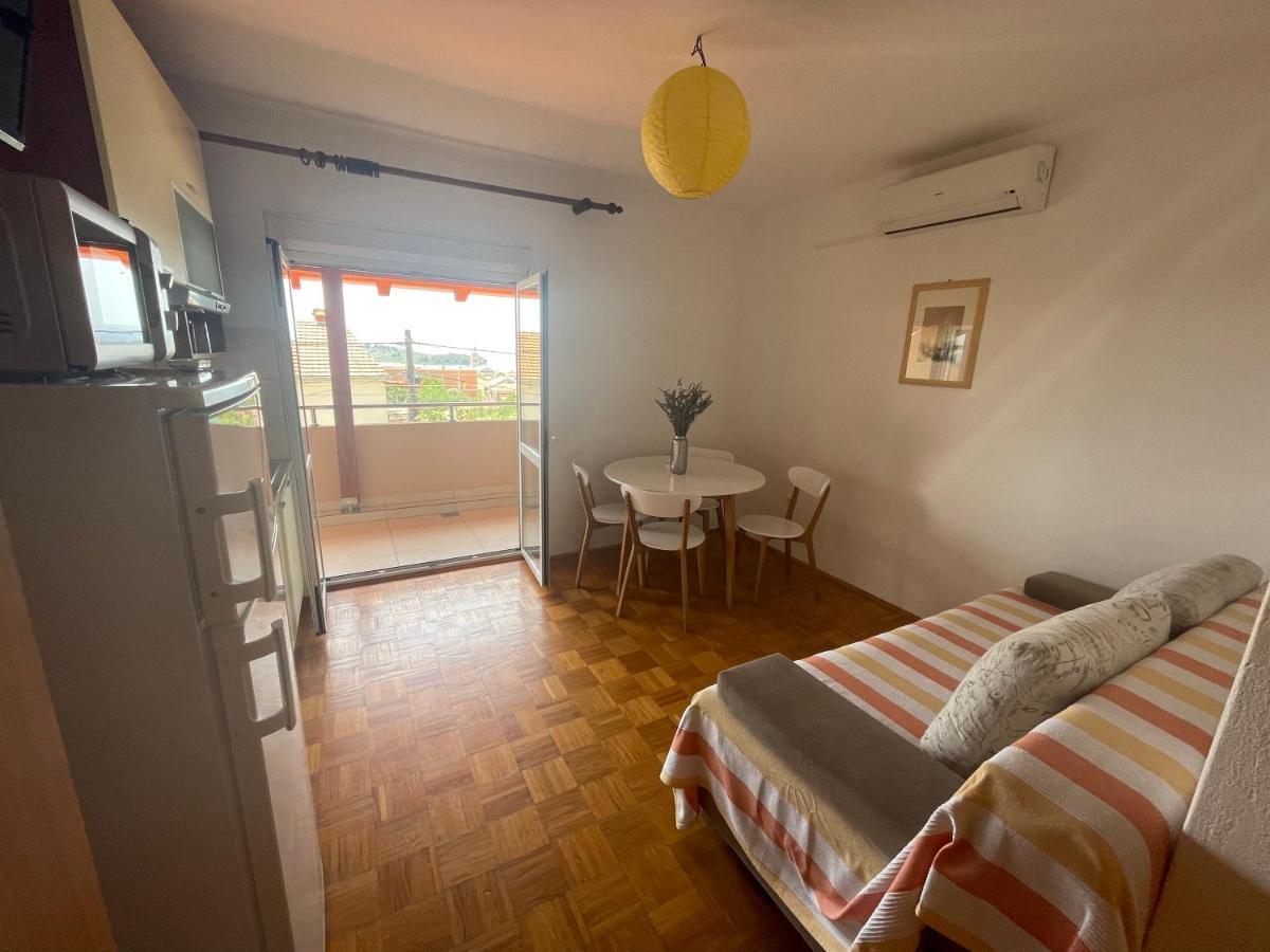 Apartments Iva Pakostane Luaran gambar