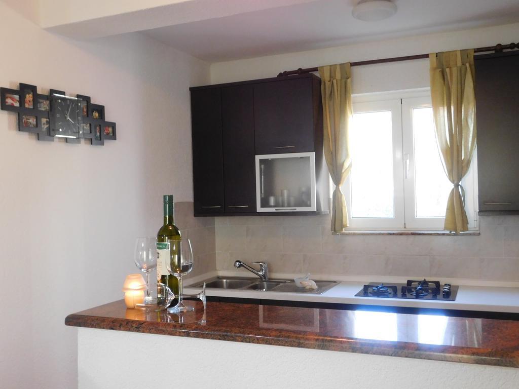 Apartments Iva Pakostane Luaran gambar