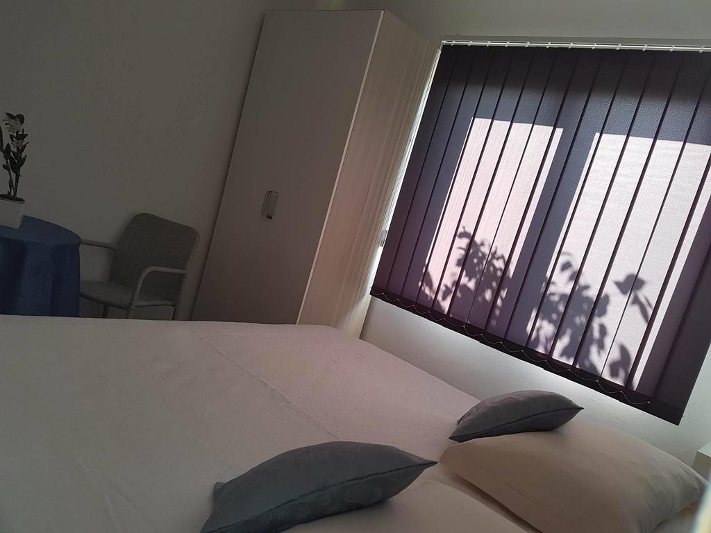 Apartments Iva Pakostane Luaran gambar