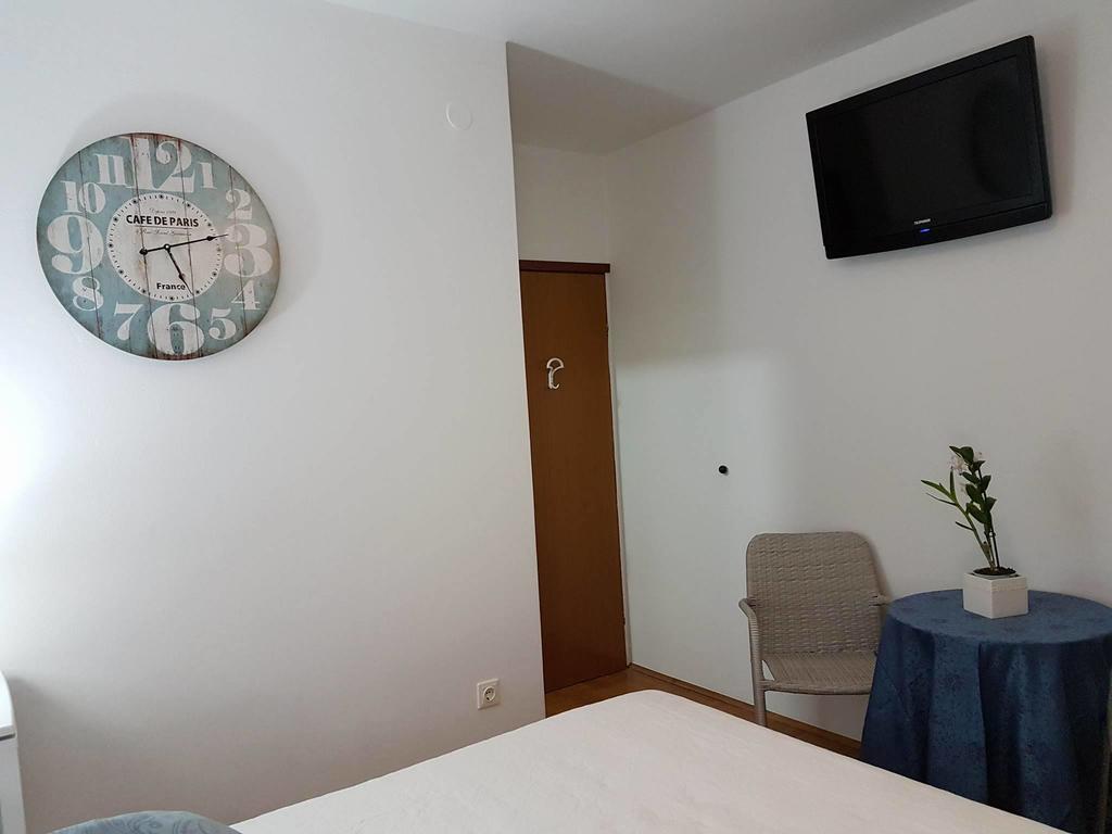 Apartments Iva Pakostane Luaran gambar