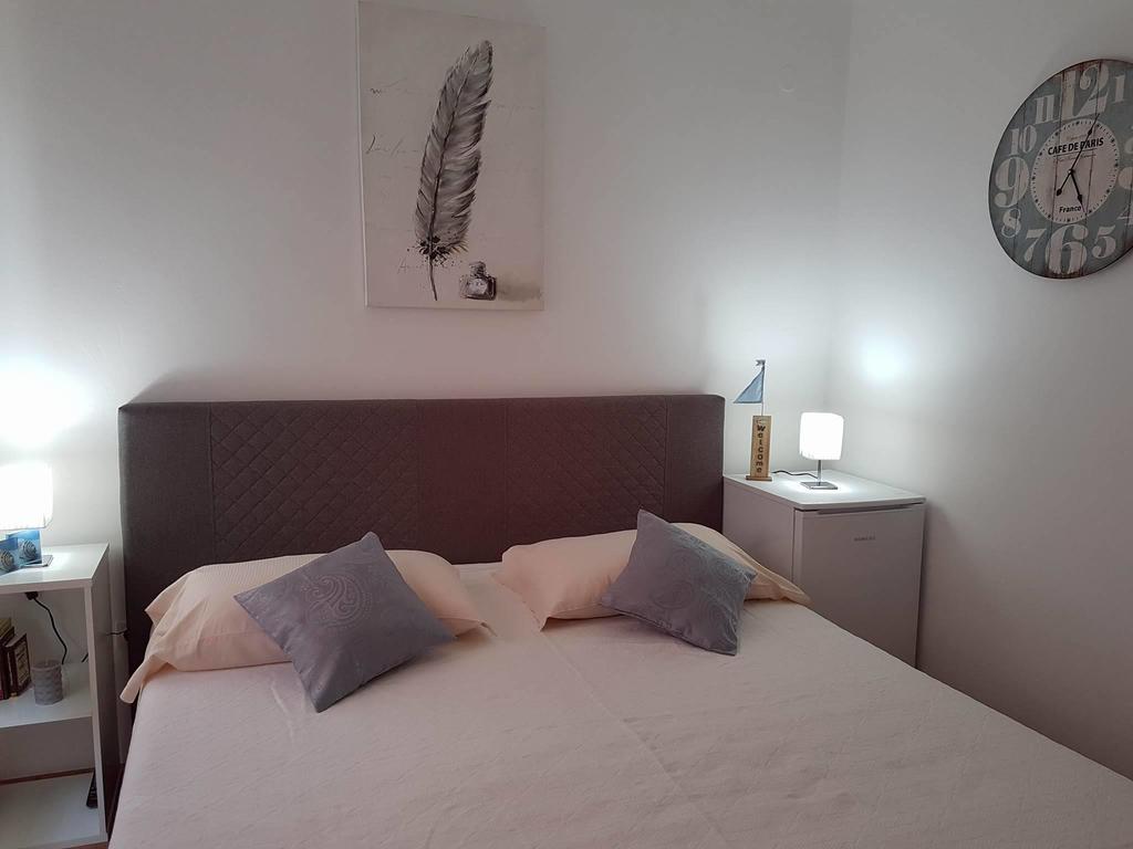 Apartments Iva Pakostane Luaran gambar