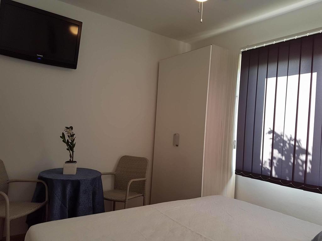 Apartments Iva Pakostane Luaran gambar